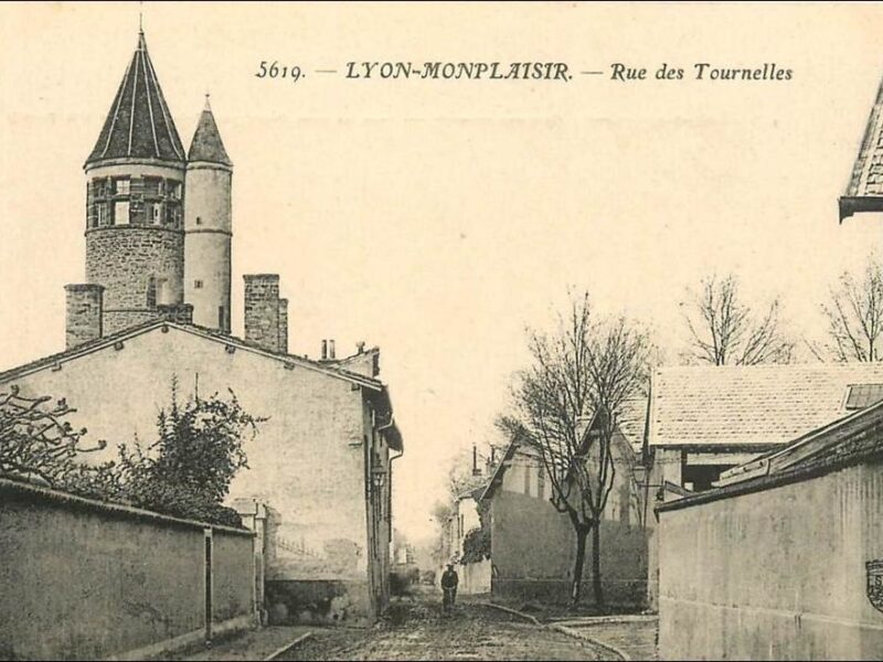 Cil Monplaisir - Histoire : Chateau des Tournelles -Geneanet-cartes-postales - https://creativecommons.org/licenses/by-nc-sa/2.0/fr/