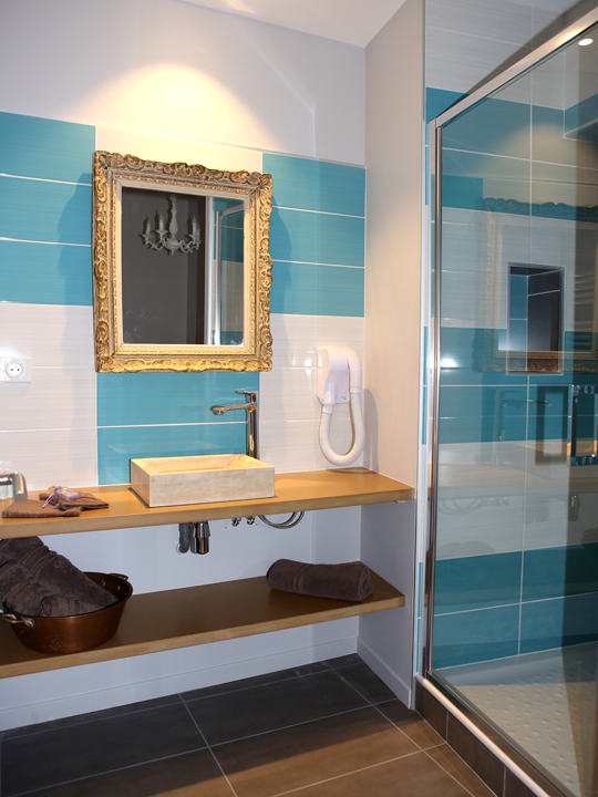 Aux Pierres Magiques - chambre lapis-lazuli - photo @Sylvie_Ollon