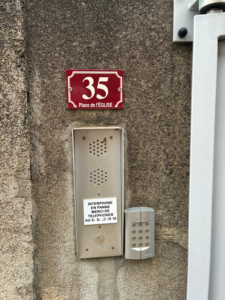 Aux Pierres Magiques - 35 place de l'Eglise - Saint Laurent de Chamousset